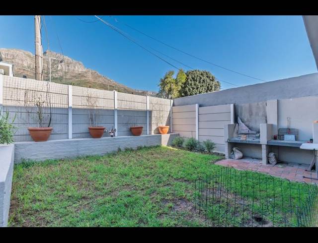 3 BEDROOM TOWNHOUSE FOR SALE IN WALMER ESTATE